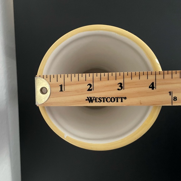 Vintage Laura Ashley Ceramic Floral Vase French Country Style. - Picture 4 of 5